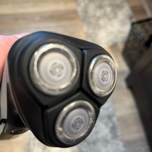 Philips Norelco Shaver 2300